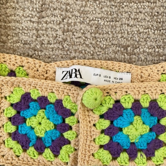 Zara Crochet Knit Button Crop Top - Picture 3 of 3